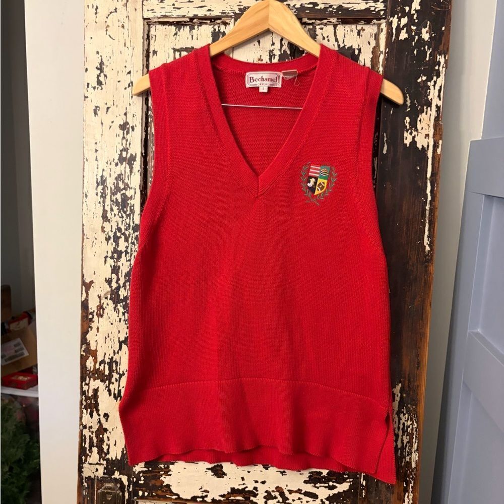 Béchamel vintage Red V-Neck Sweater Vest with Emblem. Women’s oversized small.